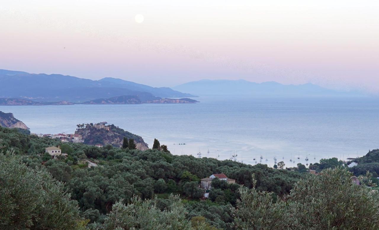 Moonlight Suites Parga Exterior photo