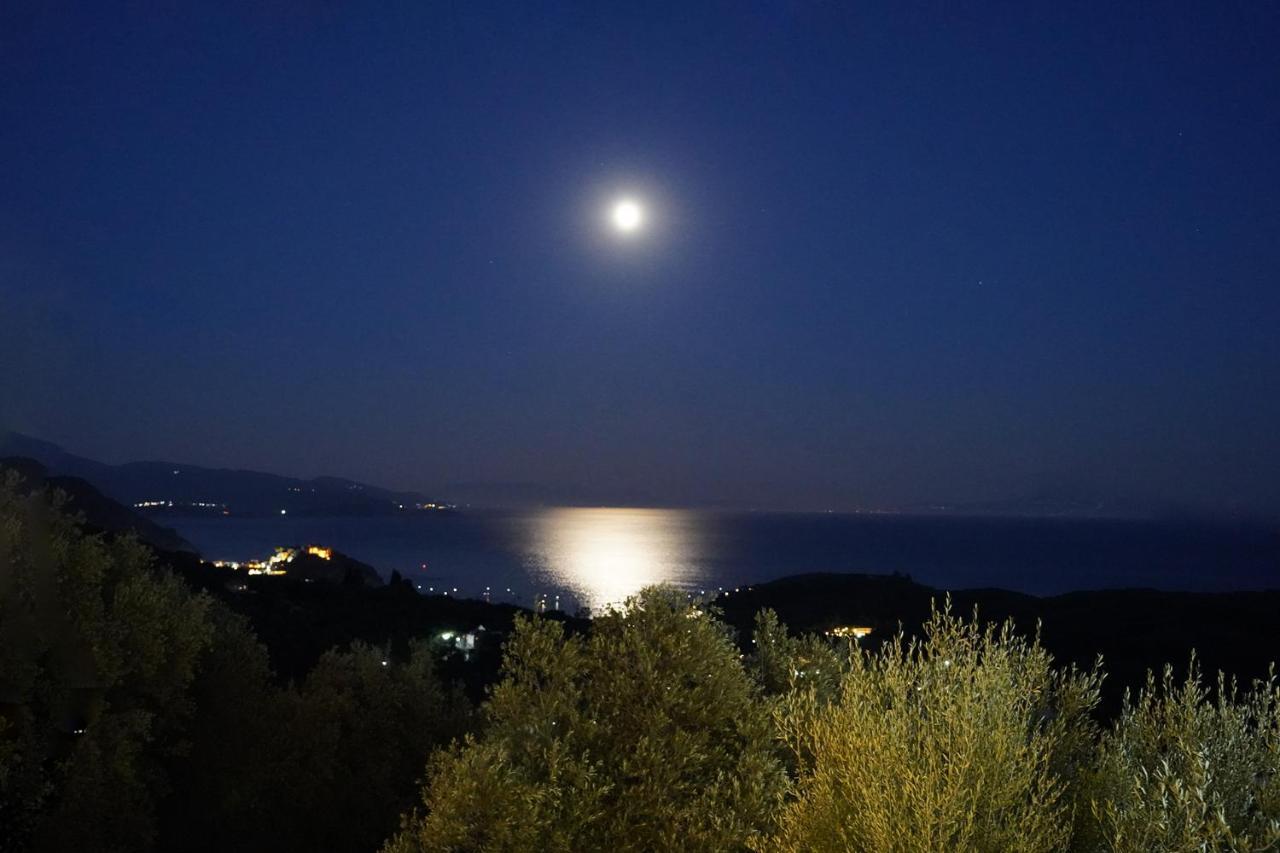 Moonlight Suites Parga Exterior photo
