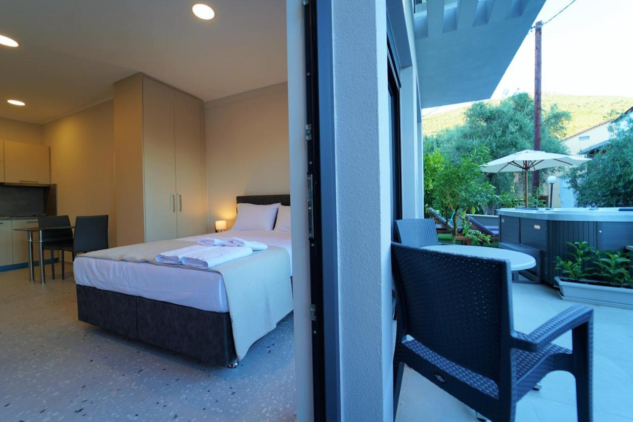 Moonlight Suites Parga Exterior photo