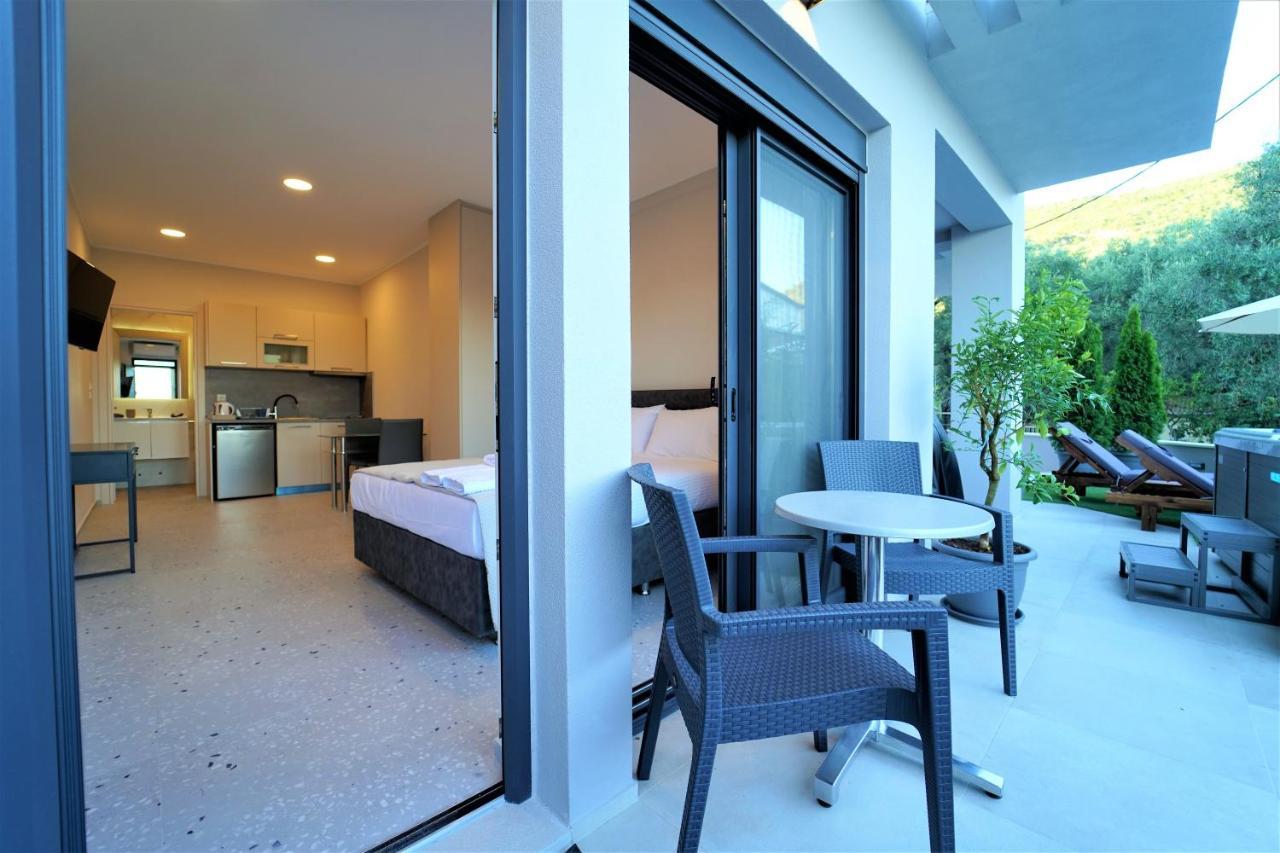 Moonlight Suites Parga Exterior photo